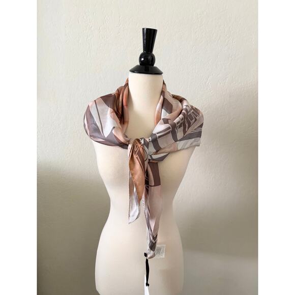 Max Mara 100% Silk Square Scarf Parfumé Mon Âme Made in Italy NWT 35" - Picture 4 of 10